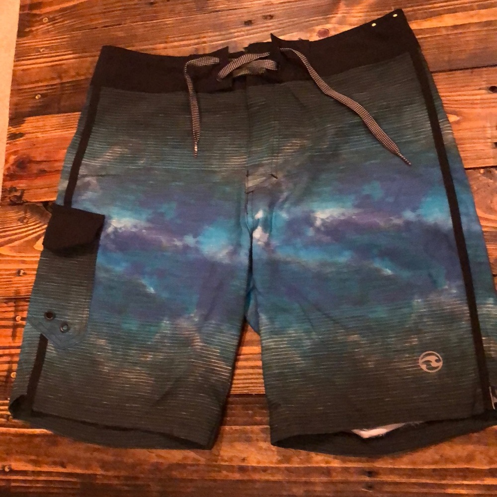 NWOT Ocean Current board shorts